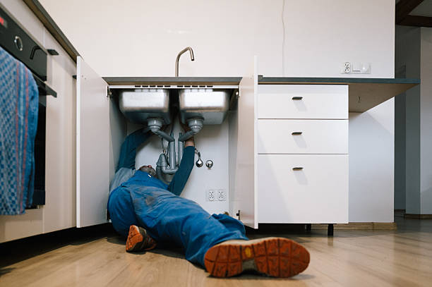 Professional Plumbing technician working in Fredericksburg, OH